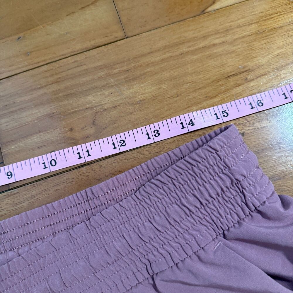 Women Lululemon Spring Break Away Short II *3" Quicksand Size 10 Athleisure - Picture 10 of 10